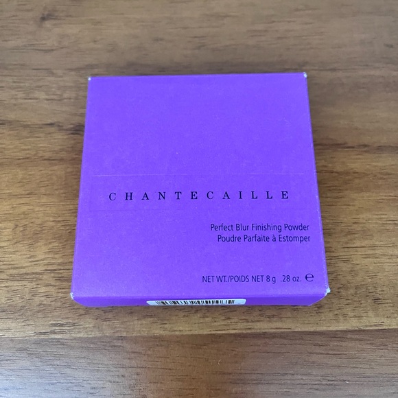 Chantecaille Perfect Blur Finishing Powder Light/Medium - Picture 4 of 4